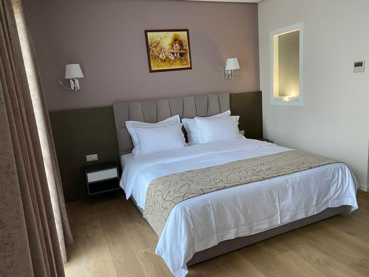 Agsel Hotel & Spa Tirana Exteriör bild