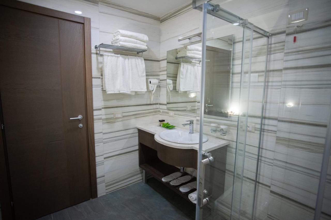 Agsel Hotel & Spa Tirana Exteriör bild